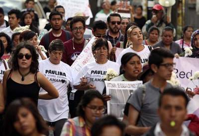 Marchan contra feminicidios en Puebla