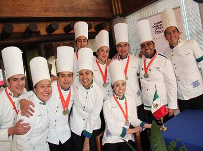 Chefs de Puebla ganan medallas en Copa Mundial de Gastronomía