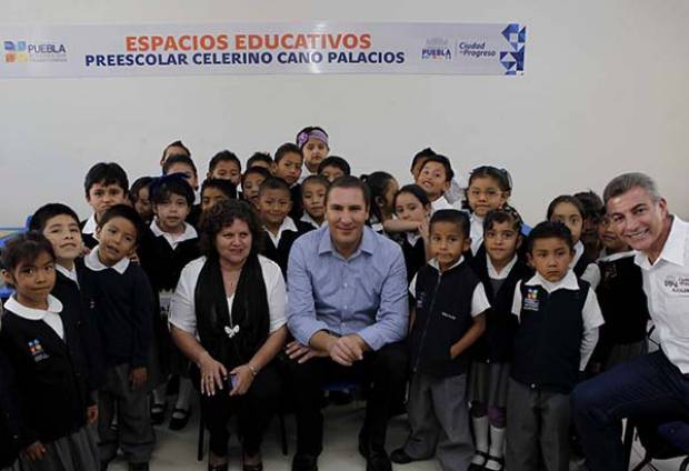 RMV resalta el trabajo de los maestros a favor de la educación de Puebla