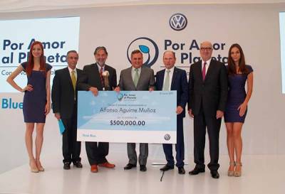 VW de México premia al ganador del programa Amor al Planeta