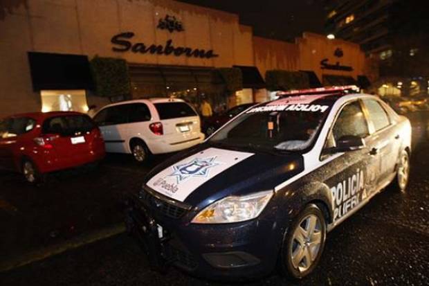 Empistolados atracaron Sanborns Huexotitla, se llevan joyería y dinero en efectivo