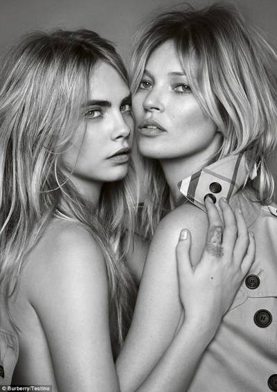 FOTOS: Kate Moss y Cara Delevingne derrochan sensualidad en la cama