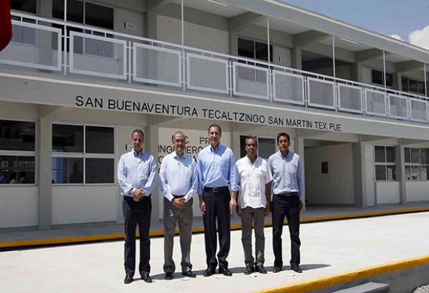 RMV recorre espacios educativos en Texmelucan