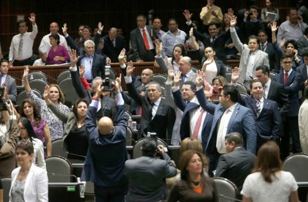 Diputados restringen la creación de grupos parlamentarios