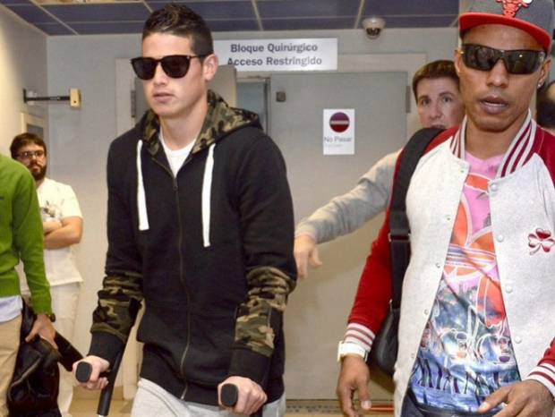 James Rodríguez fue operado tras fractura en dedo del pie derecho