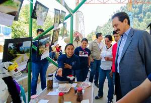 Rector de la BUAP clausura campaña de alfabetización 2015 en Ixtacamaxtitlán