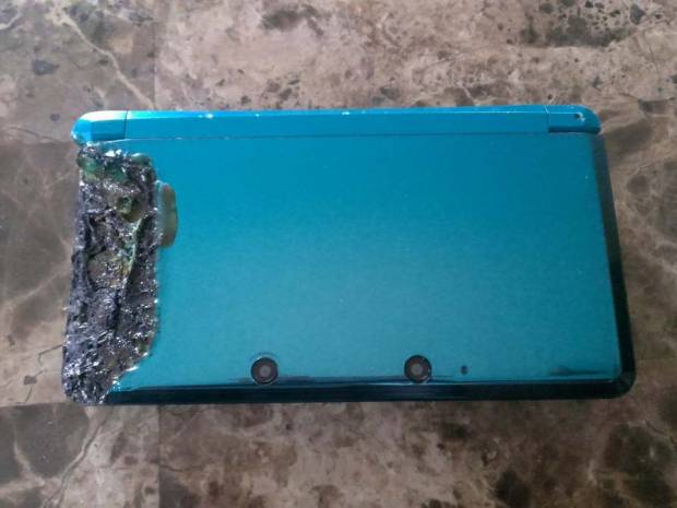 Nintendo 3DS sobrevive a un incendio