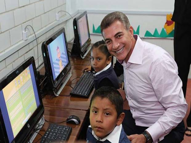 Puebla, primera ciudad en equipar preescolares con aulas de medios