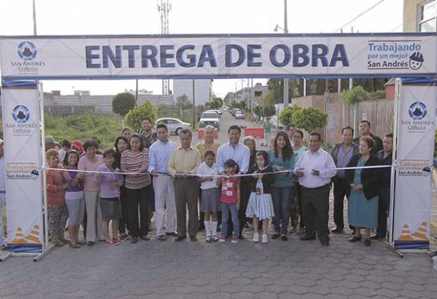 Paisano inaugura obras de electrificación en San Andrés Cholula