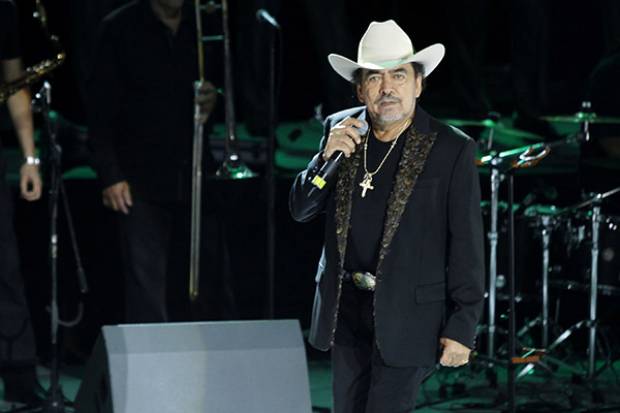 Joan Sebastian estará hospitalizado 15 días en Puebla