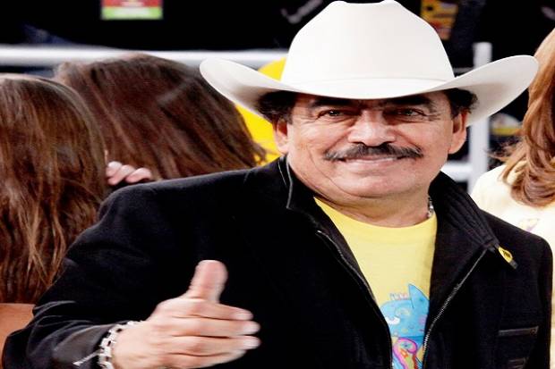 Joan Sebastian recibirá tratamiento de &quot;cemento óseo&quot;, sigue en hospital de Puebla