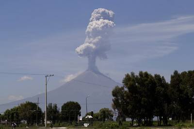 VIDEO: Popocatépetl inicia secuencia de explosiones de baja intensidad