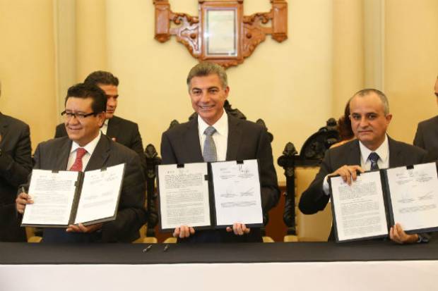 Anuncian descuento del 50% en agua potable para adultos mayores en Puebla