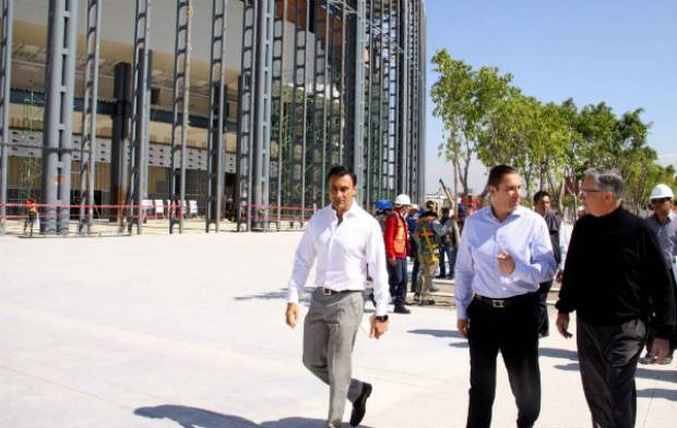 RMV supervisa con Ricardo Salinas remodelación del Auditorio Siglo XXI