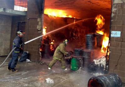 Desalojan a vecinos de la colonia Humboldt por incendio en bodega