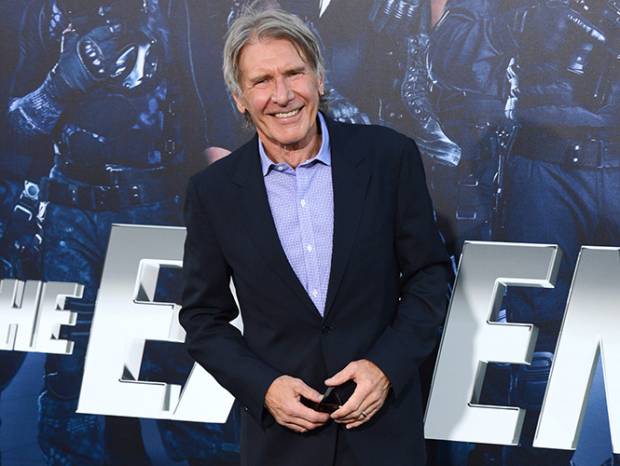 Harrison Ford fue operado de pelvis y tobillo tras accidente en avioneta