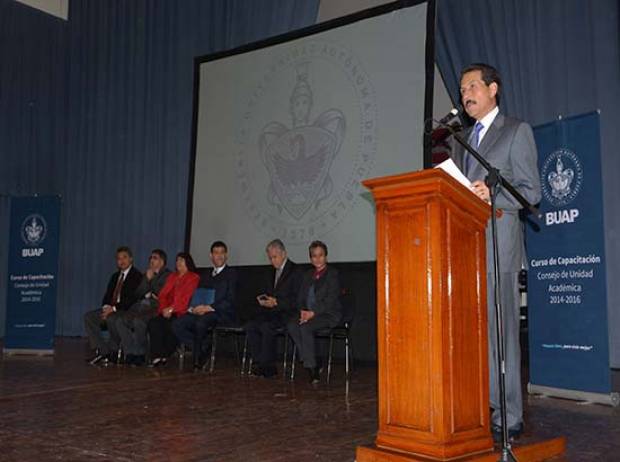 Rector de la BUAP da la bienvenida a los 38 consejos de Unidad Académica