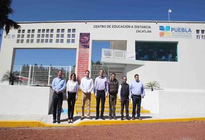 RMV inaugura Centro de Educación a Distancia en Zacatlán