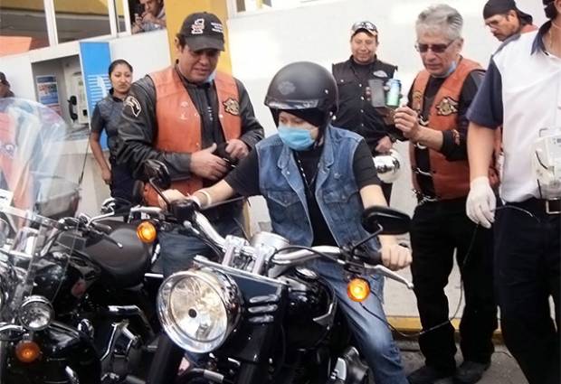 Motociclistas de Puebla cumplen sueño a niño con leucemia