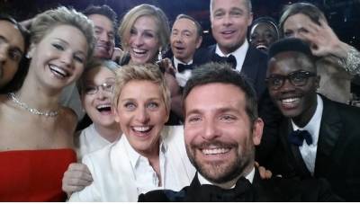 Selfie del Oscar 2014, el mensaje más difundido en Twitter