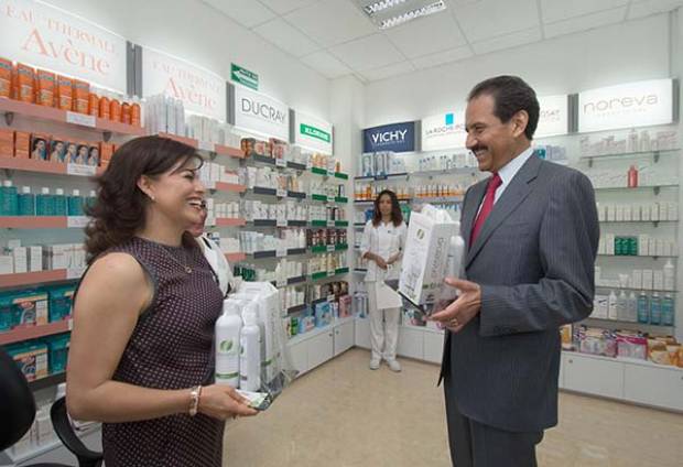 BUAP abre sucursal 16 de farmacias Fleming