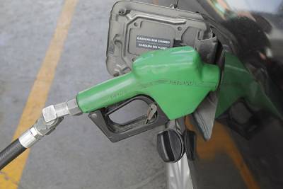 Escasez de gasolina en Puebla, por ordeña de ductos, explica Pemex