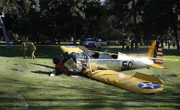 Harrison Ford está grave al caer con su avioneta en Los Ángeles