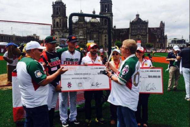 Jorge Cantú, campeón del Home Run Derby México 2015