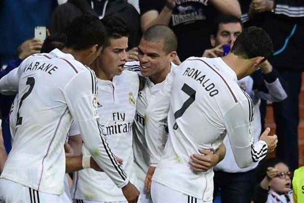 Real Madrid derrotó 3-0 al Almería; Chicharito colabora con pase de gol