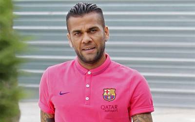 Dani Alves habría firmado con el PSG por 9 millones de euros