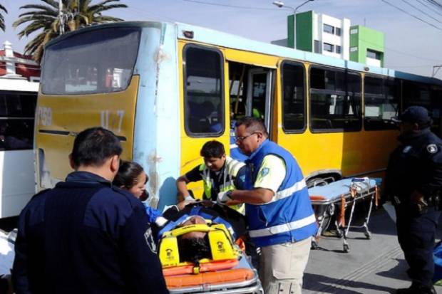 Choque entre camiones de la Ruta Mayorazgo dejó 22 personas lesionadas