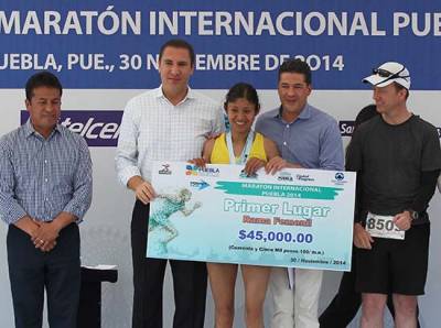 RMV premió a ganadores del Maratón Internacional Puebla 2014