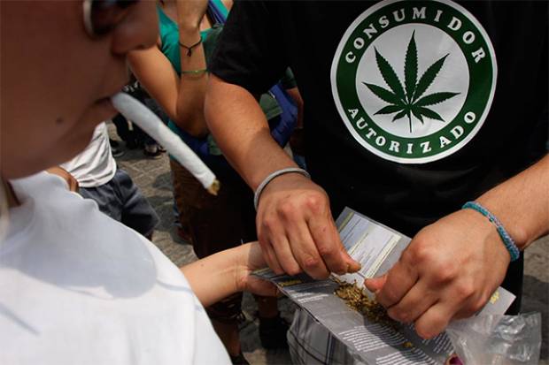 Regular la mariguana, propuesta del PRD para los jóvenes