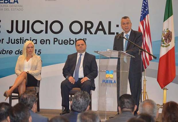 Expertos de Estados Unidos y la PGJ Puebla simularon un juicio oral