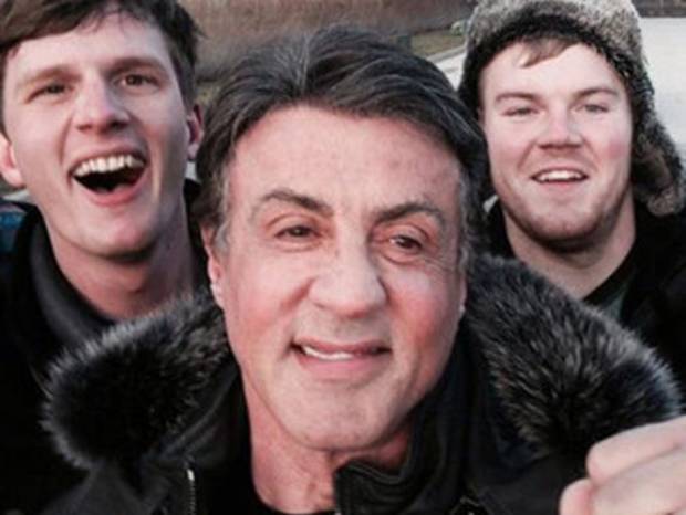 Sylvester Stallone regaló selfie a fans en grabaciones de Rocky 7