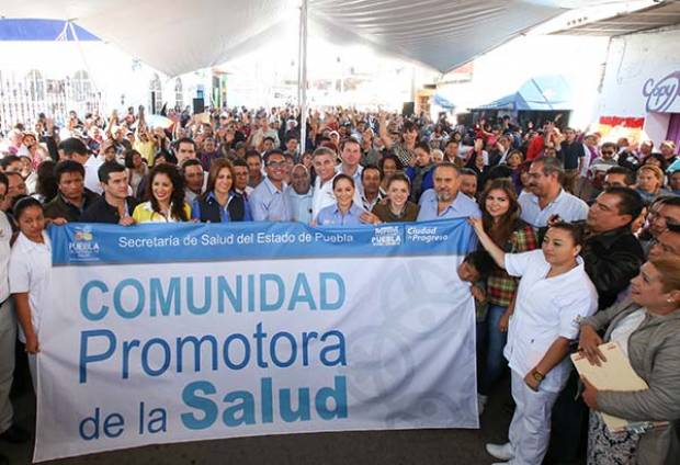 Tony Gali y Salvador Escobedo izan bandera blanca de salud en San Felipe Hueyotlipan