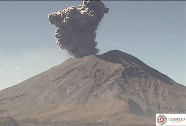 Popocatépetl lanza ligera cantidad de ceniza en Xoxtla, Puebla