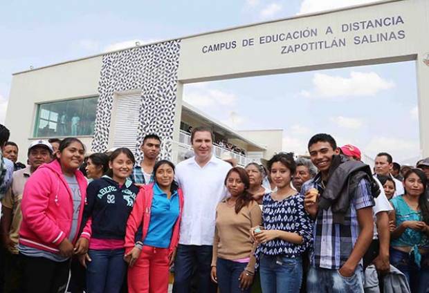 Moreno Valle recorre Universidad a Distancia de Zapotitlán Salinas