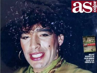 Maradona aparece en fotografía vestido de mujer