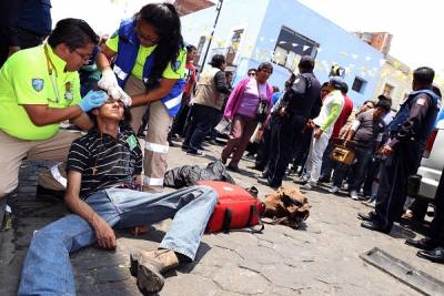 Párroco de La Merced lo acusó de robarse las limosnas y comerciantes lo vapulearon