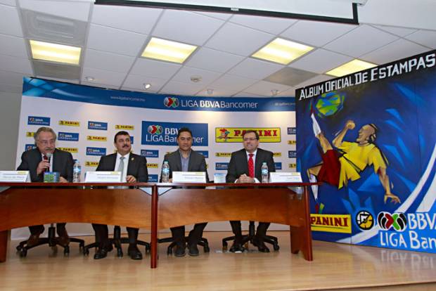 Presentan álbum oficial Panini de la Liga MX