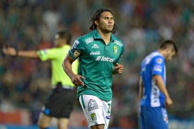 Gullit Peña y Alan Pulido, en la mira del Chepo de la Torre