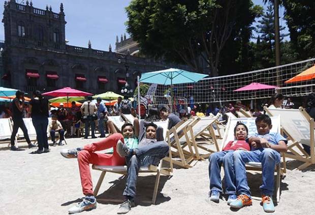 Playa artificial del zócalo de Puebla costó 1.1 mdp: IMACP