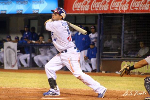 Pericos de Puebla incorpora a Sergio Pérez a la novena verde