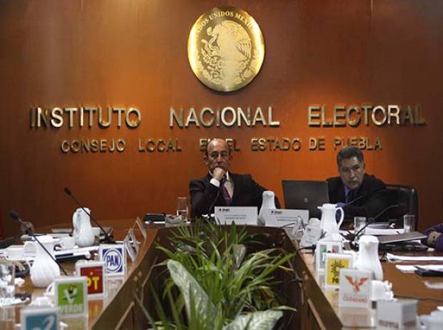 INE advierte cancelación de registro a candidatos adelantados