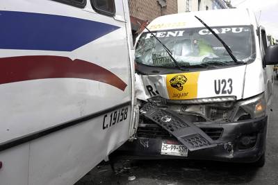 FOTOS: Choque entre rutas del transporte deja 5 heridos en Puebla