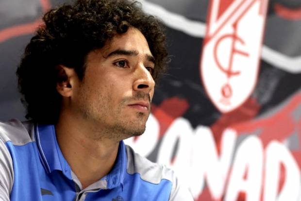 Memo Ochoa fue presentado con el Granada