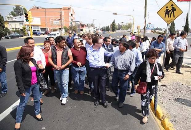 Luis Banck supervisa obra de rehabilitación del bulevar Xonacatepec