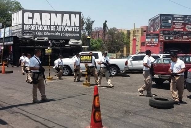 Catean locales de la 46 Poniente por banda de asaltantes de taxistas