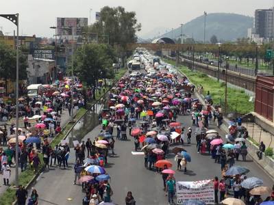 Maestros de la CNTE cierran calzada Zaragoza en la CDMX